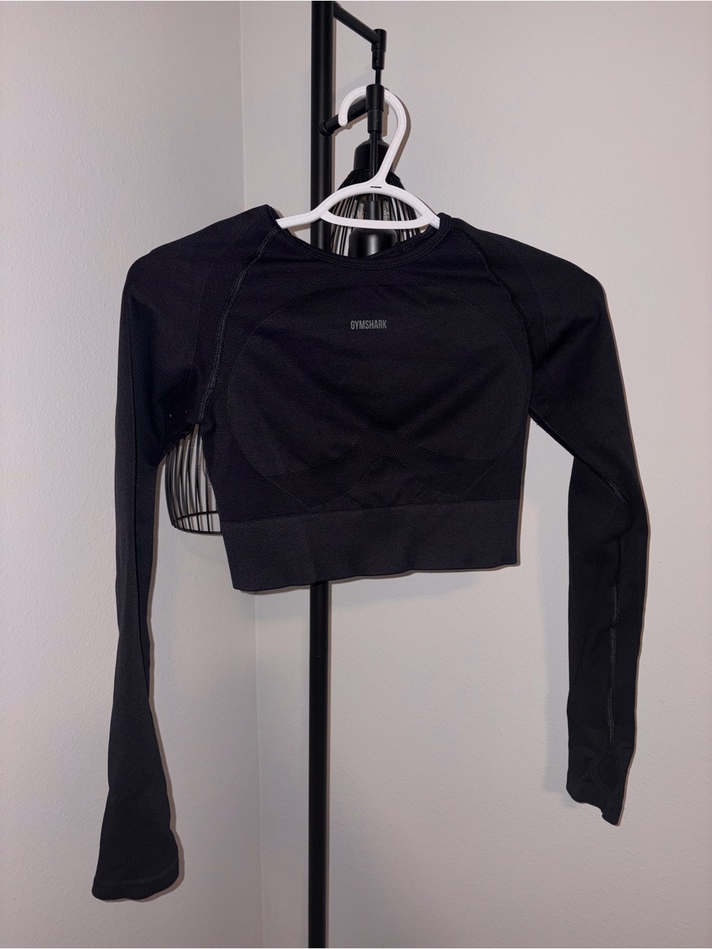 Gymshark Black Long Sleeve Cropped Seamless Top - Fitted Crew